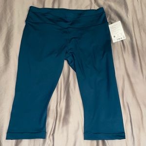 💜OFFERS💜-BRAND NEW Athleta Accelerate Crop pants